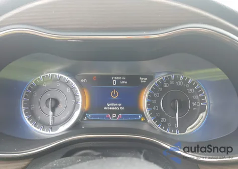 2015 Chrysler 200 C z USA, uszkodzony, nr VIN 1C3CCCCB2FN698355